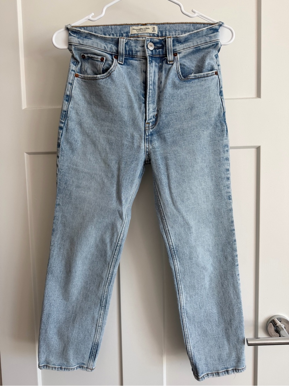 Abercrombie & Fitch Light Blue ultra High-Rise ankle Straight Jeans extra short